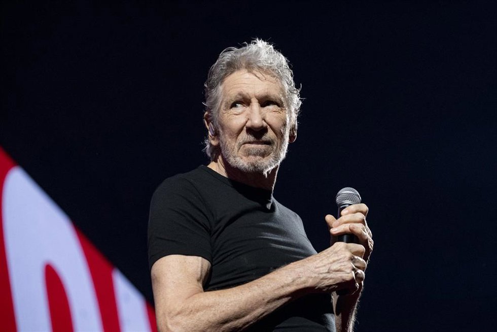 Archivo - El cantante Roger Waters durante una actuación en el Palau Sant Jordi, a 21 de marzo de 2023, en Barcelona, Catalunya (España).