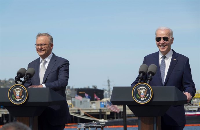 Archivo - El presidente de Estados Unidos, Joe Biden (derecha), y el primer ministro de Australia, Anthony Albanese (izquierda)