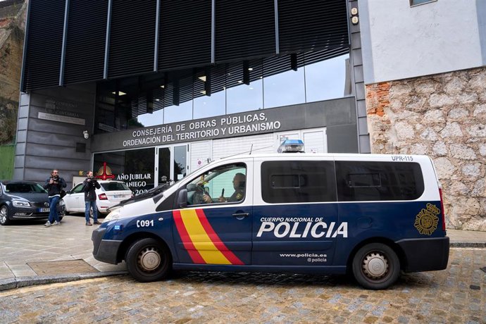 Archivo - La Policía en la Consejería de Obras Públicas