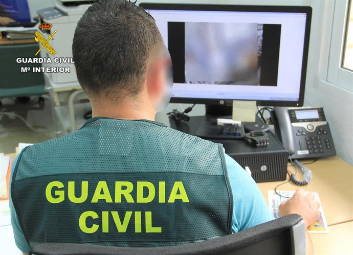 La Guardia Civil Detiene A Un Joven Por Transferir 7.000 Euros A Su Cuenta Con El Datáfono De Un Local De Ocio Y Restauración
