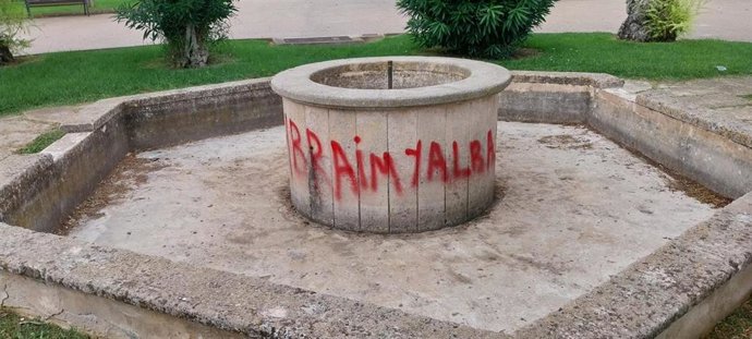 Pintada en la plaza Metge Duet de Sa Pobla.