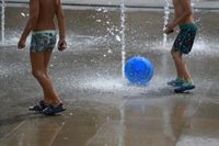 La desprotección de los niños en plena ola de calor en España