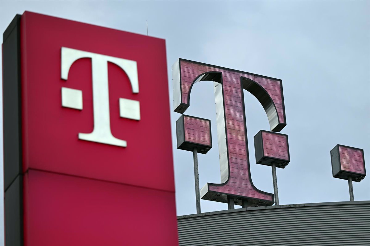 Deutsche Telekom tripled its profits through June in exchange for the sale of its towers