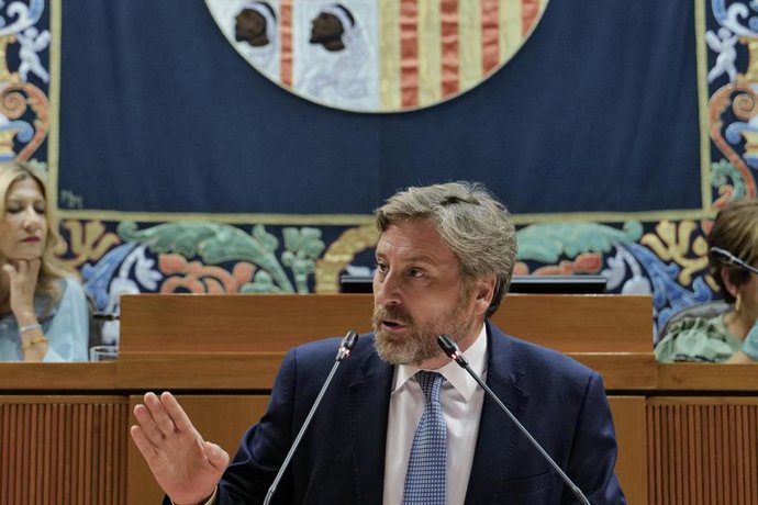 El portavoz de Chunta Aragonesista en las Cortes de Aragón, José Luis Soro, durante el pleno de investidura, en las Cortes de Aragón.