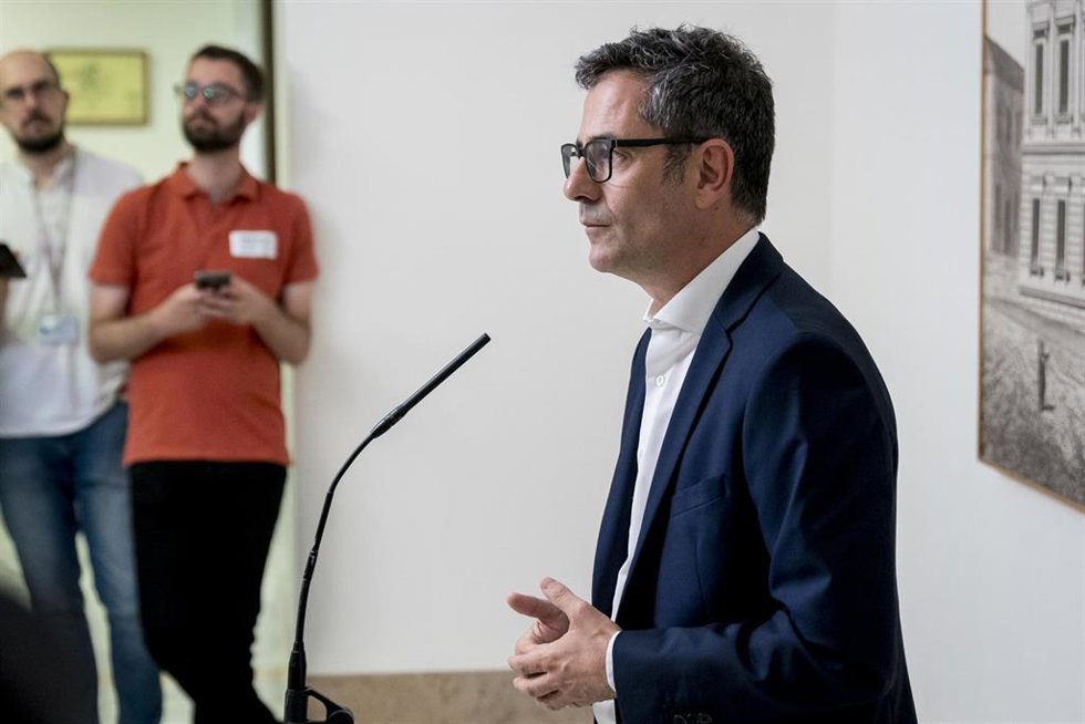 El ministro de la Presidencia, Relaciones con las Cortes y Memoria Democrática en funciones, Félix Bolaños, ofrece declaraciones en el Congreso de los Diputados, a 10 de agosto de 2023, en Madrid (España)