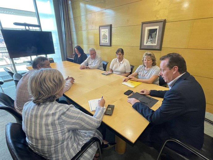 Reunión del consejero de Medio Rural y Política Agraria, Marcelino Marcos Líndez, con los representantes de los sindicatos agrarios UCA, COAG y ASAJA