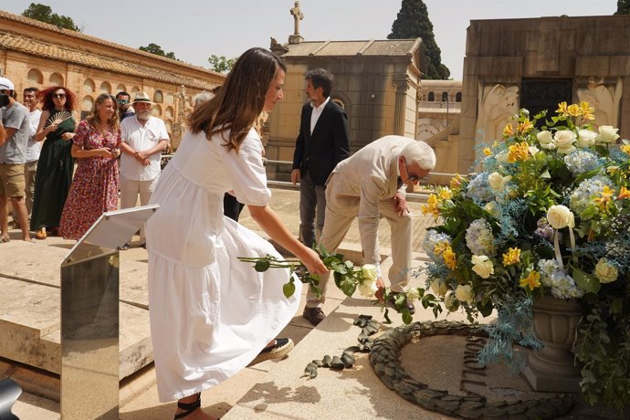 Ofrenda floral por el centenario de la muerte del pintor Joaquín Sorolla. Cementerio General de Valncia