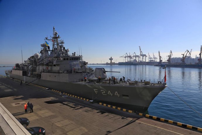 Archivo - 06 March 2019, Ukraine, Odesa: Turkish Navy's TCG Barbaros (F-244) frigate moored at a berth at the Odesa Sea Port. Photo: -/Ukrinform/dpa
