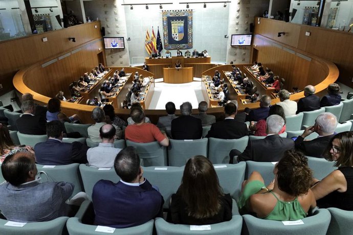 Pleno de las Cortes de Aragón, a 10 de agosto de 2023.