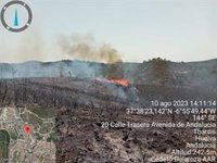Amplían efectivos contra el incendio de Calañas (Huelva), en el que trabajan hasta diez medios aéreos