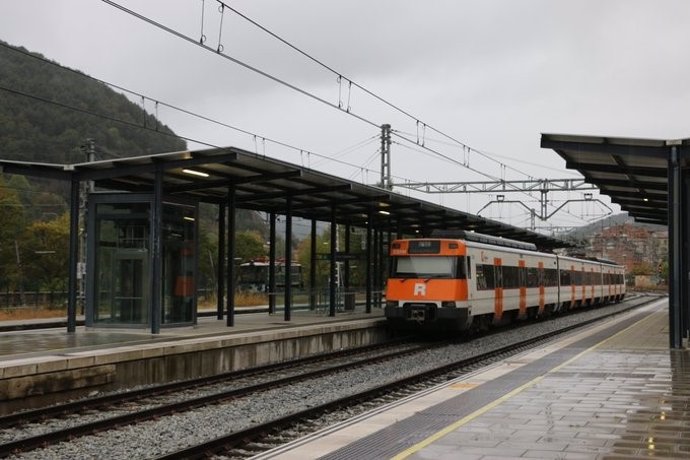Archivo - Arxivo - Tren de Rodalies (Arxiu)