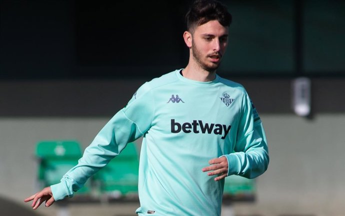 Archivo - Raúl García de Haro, en un entrenamiento durante su etapa en el Real Betis