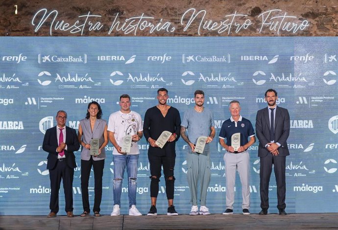 Los hermanos Hernangómez, Torrens, Doncic y Kerr, premiados en la IV Gala del Baloncesto Español.