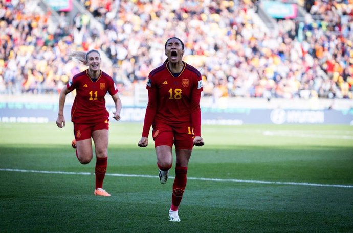 Salma Paralluelo celebra el 2-1 en el España-Países Bajos de cuartos de final del Mundial de Australia y Nueva Zelanda