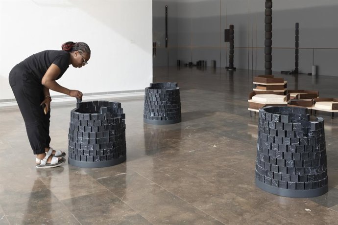 Activaciones de Carved to Flow de Otobong Nkanga