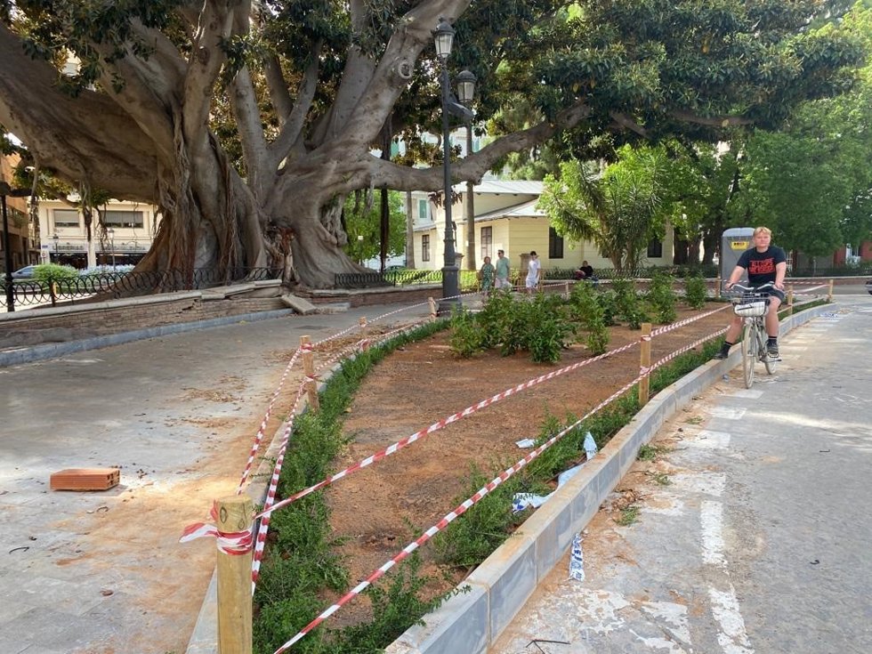 El Ayuntamiento finaliza el desmantelamiento de la antigua gasolinera del Parterre con la urbanización y ajardinamiento de la zona