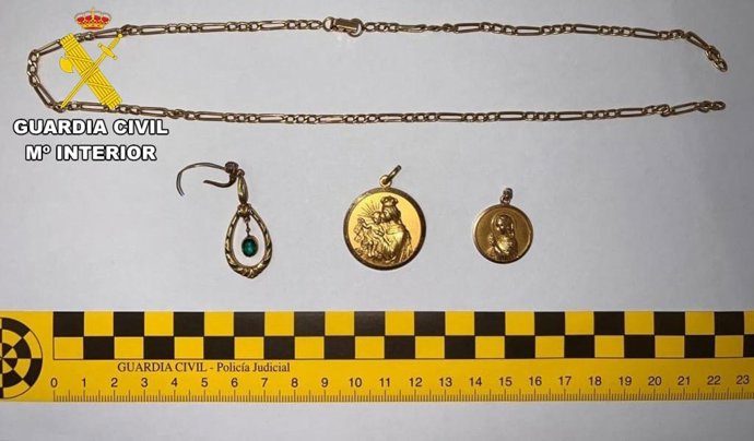 Joyas robadas en una capilla de As Pontes (A Coruña)