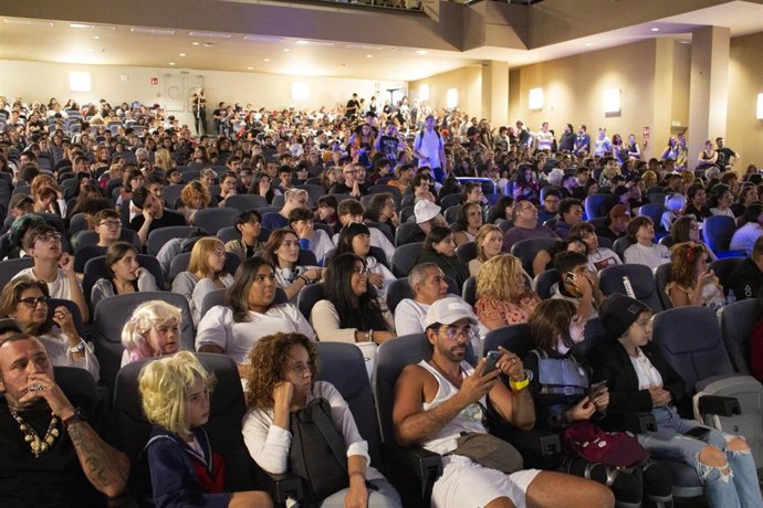 Asistentes a la CometCon (Archivo)