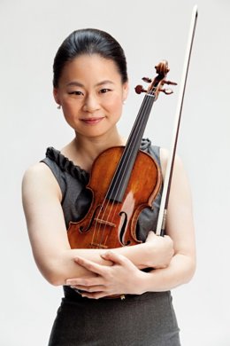 La violinista japonesa-estadounidense Midori