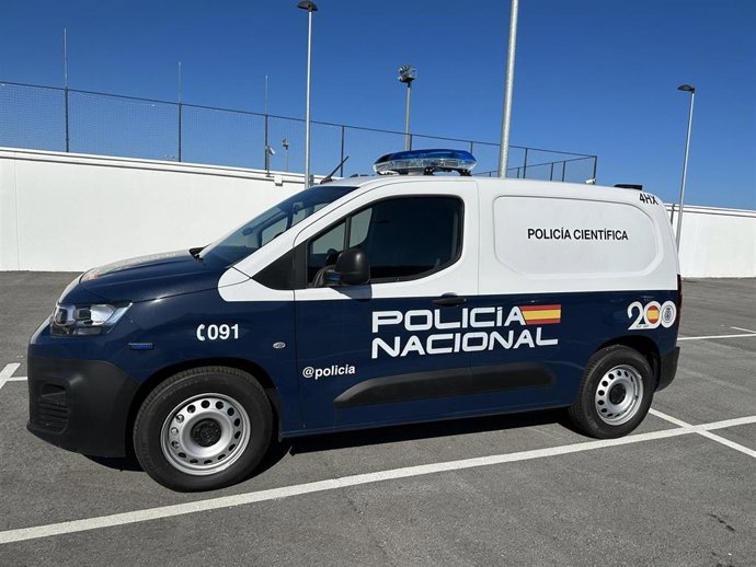 Nuevo furgón eléctrico con laboratorio de la Policía Científica