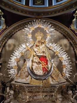 Imagen de la Virgen de la Cabeza vestida para conmemorar su 796 aniversario