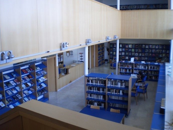 Interior de la Biblioteca Municipal de Guillena.
