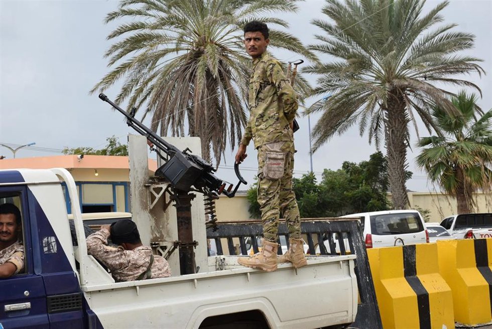 Archivo - Imagen de archivo de combatientes yemeníes en el sur del país