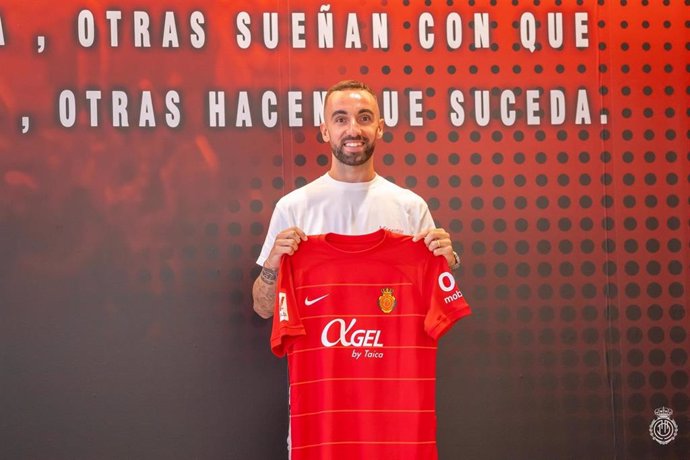 Sergi Darder, nuevo jugador del RCD Mallorca hasta 2028