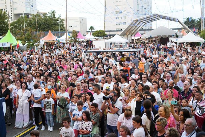 Foto de archivo. Público en ediciones pasadas del Festival Intercultural de las Naciones en Santander