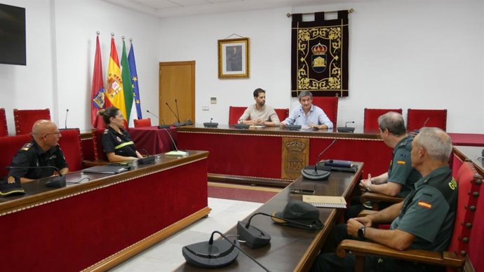 El Ayuntamiento de Adra convoca una reunión ante el aumento de llegada de pateras a sus costas.