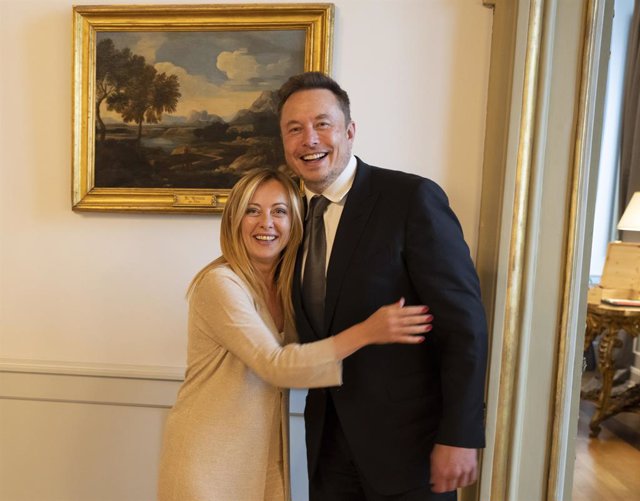 Archivo - Arxivo - La primera ministra d'Itàlia, Giorgia Meloni, juntament amb el magnat Elon Musk