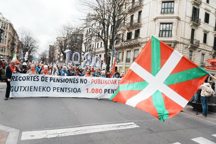 Archivo - Manifestación en Bilbao del colectivo de pensionistas