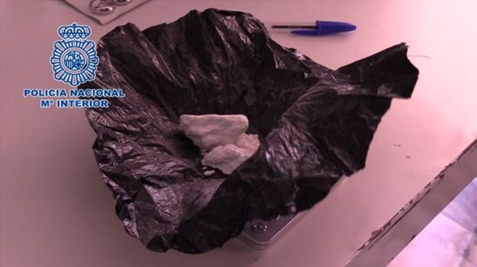 La Policía Nacional desmantela tres puntos de venta de droga al menudeo y detiene a cuatro personas en Valncia