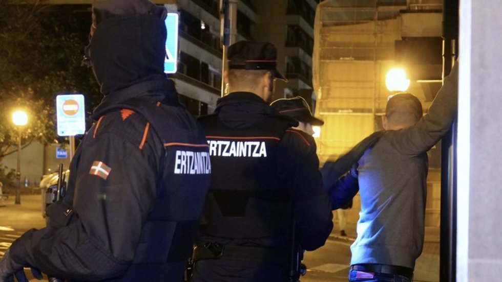 Archivo - Operativo de la Ertzaintza en el ocio nocturno