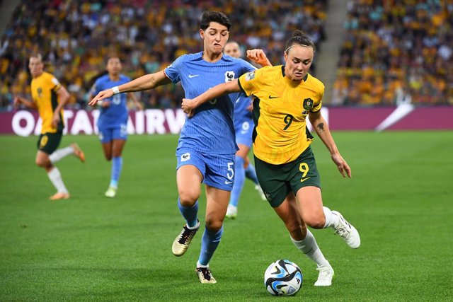 Elisa De Almeida of France (left) and Caitlin Foord of Australia compete for the ball during the FIFA Women's World Cup 2023 Quarter Final soccer match between Australia and France at Brisbane Rectangular Stadium in Brisbane, Saturday, August 12, 2023. (A