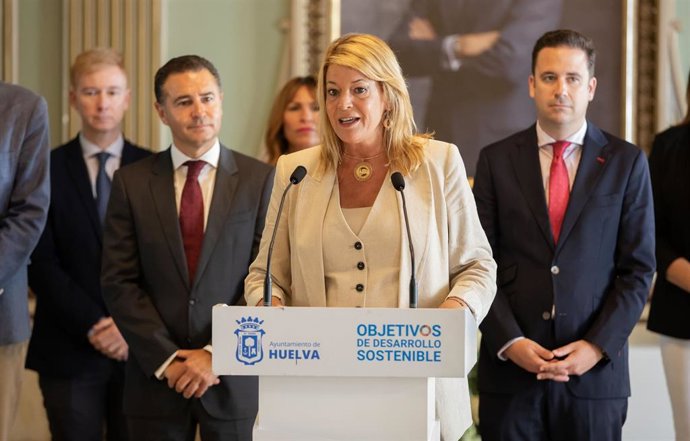 Archivo - La alcaldesa de Huelva, Pilar Miranda, en una imagen de archivo.