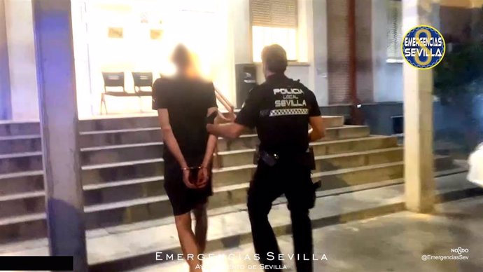 Imagen de archivo de una detención de la Policía Local de Sevilla.