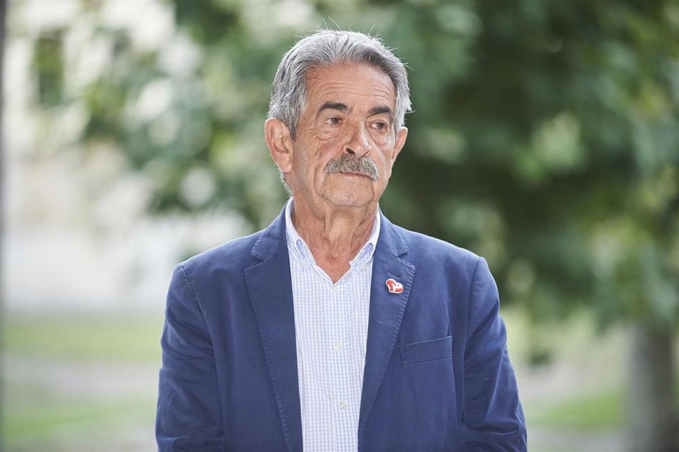Archivo - El secretario general del PRC, Miguel Ángel Revilla