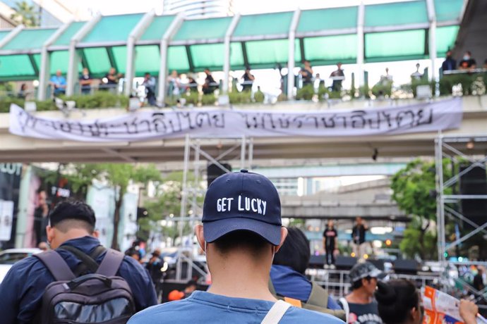 Protestas en Bangkok contra las negociaciones postelectorales en Tailandia 