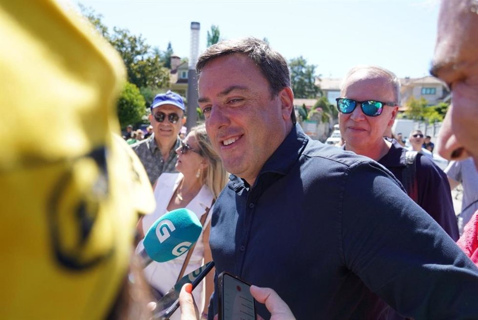 El secretario xeral del PSdeG, Valentín González Formoso, acude a la Fiesta del Pulpo en O Carballiño (Ourense)