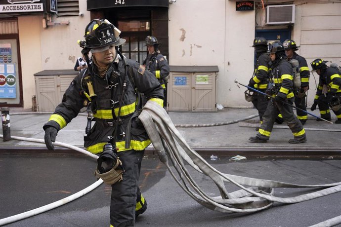 Archivo - Imagen de archivo de bomberos estadounidenses