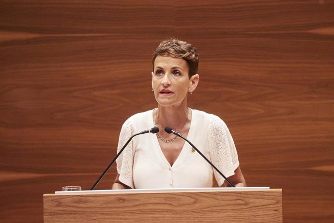La candidata del PSN a la Presidencia del Gobierno de Navarra, María Chivite, en el debate de su investidura en el pleno del Parlamento de Navarra.