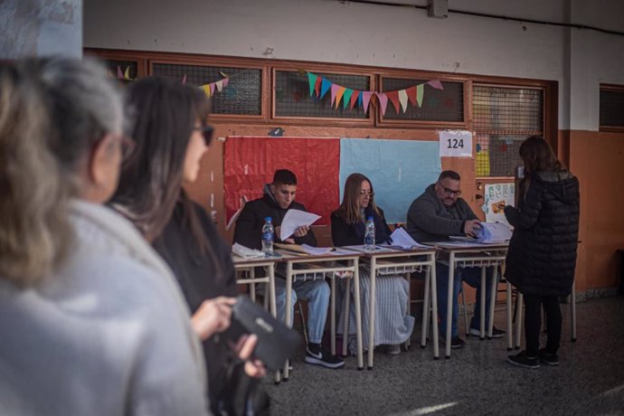 Colegio electoral de Buenos Aires durante las elecciones primarias