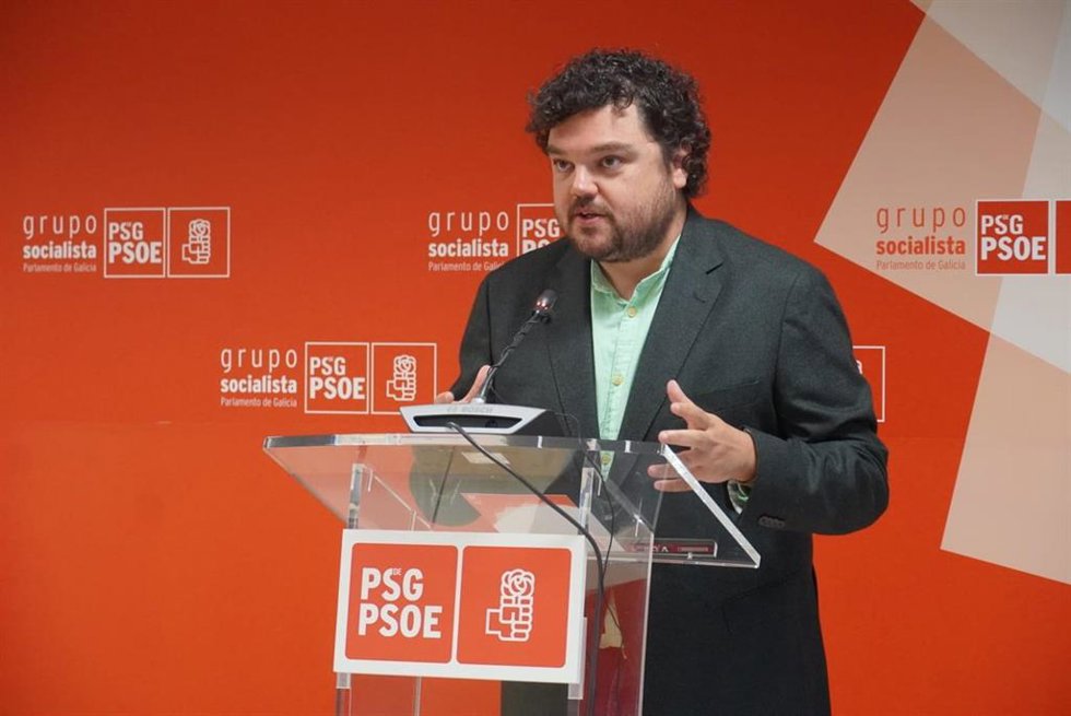 El diputado del PSdeG Julio Torrado en rueda de prensa.