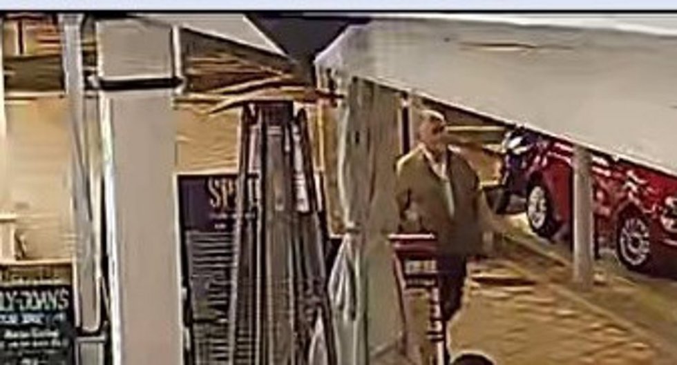 Fotografía de posible testigo que busca la Guardia Civil