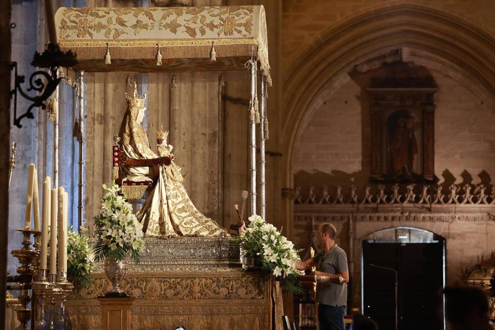 La talla de la Virgen de los Reyes en la Catedral de Sevilla