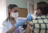 Foto: Tres dosis de la vacuna contra la COVID-19 provocan una recuperación de anticuerpos en los vulnerables