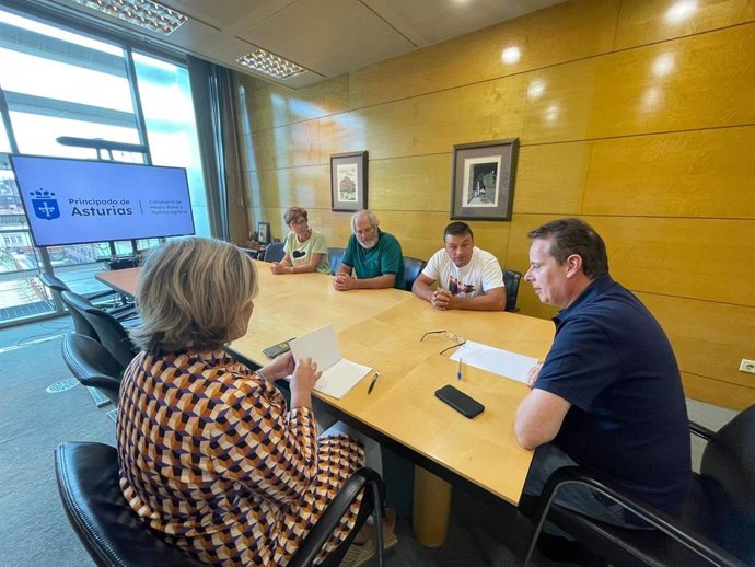 Marcelino Marcos, a la derecha