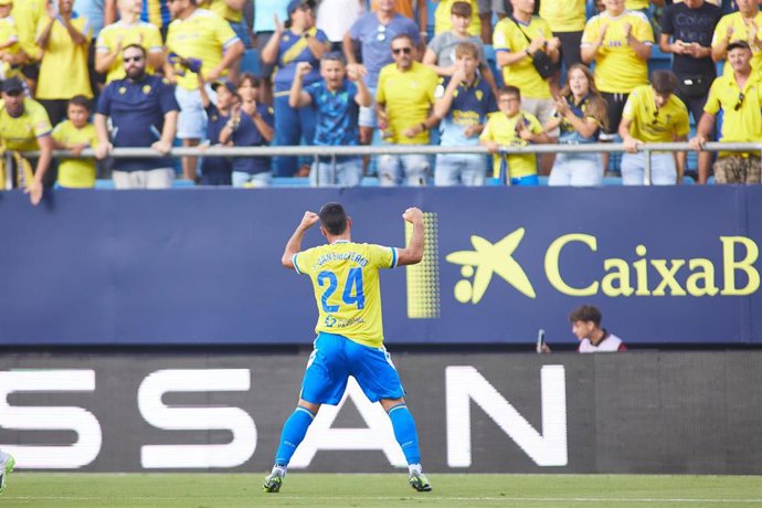 Fede San Emeterio celebra su gol ante el Alavés en LaLiga EA Sports 23-24