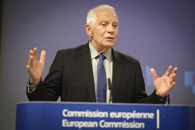 Archivo - June 20, 2023, Brussels, Brussels, Belgium: Margrethe VESTAGER, Valdis DOMBROVSKIS, and Josep BORRELL FONTELLES held a press conference at the end of the Eurogroup meeting today in the Belgian capital. Josep BORRELL FONTELLES (left) Margrethe VE